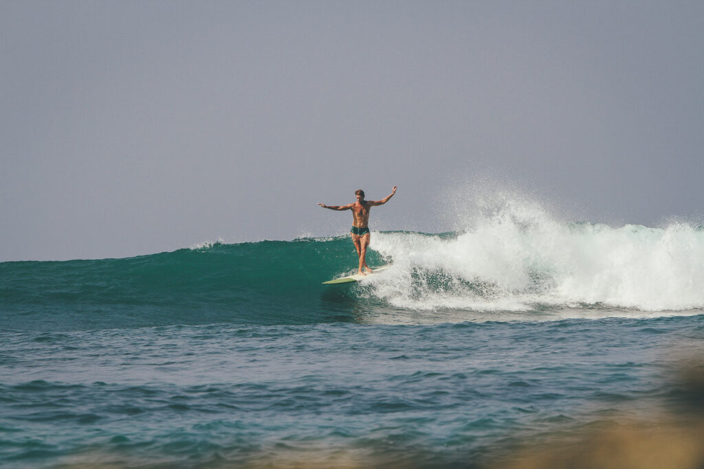 surfing in mirissa