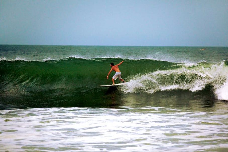 Surfing in Arugam Bay Sri Lanka