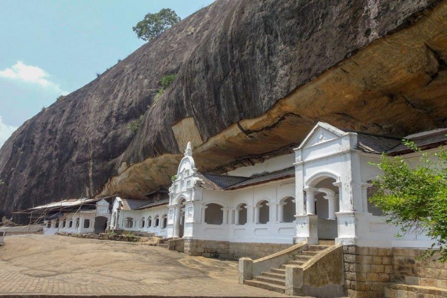 Dambulla Cave Temple - Cultural Triangle in Sri Lanka