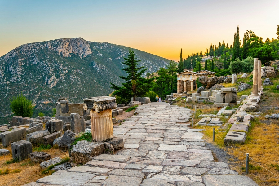 7 Days Greece Tour, Delphi